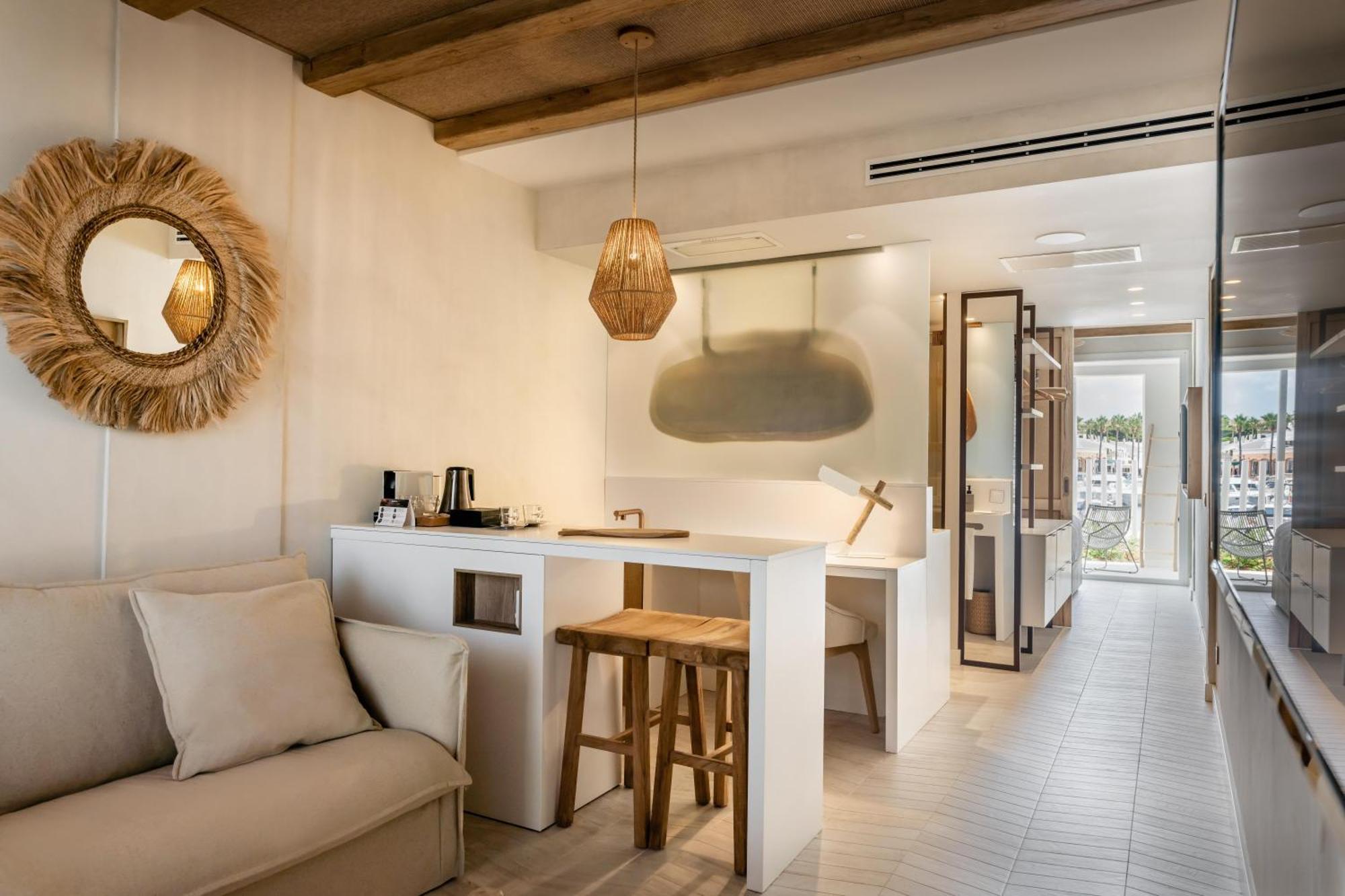 Lago Resort Menorca - Suites Del Lago Adults Only กาลาเอนบอสช์ ภายนอก รูปภาพ